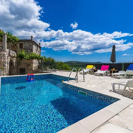 Private Pool - Meditteranean Peace בית נופש