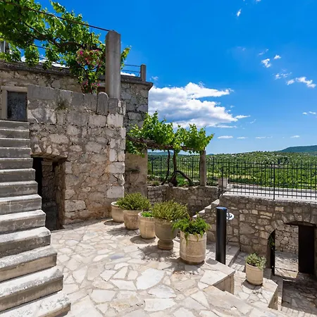 Private Pool - Meditteranean Peace Hébergement de vacances *