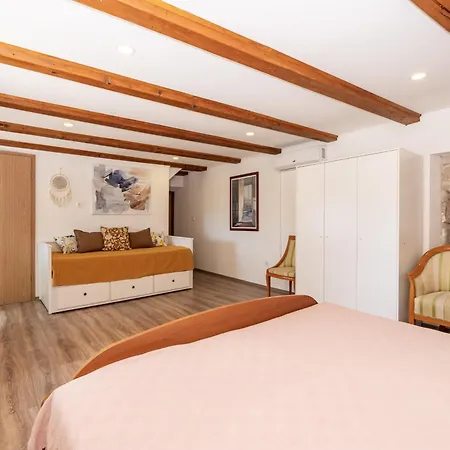 Private Pool - Meditteranean Peace Hébergement de vacances