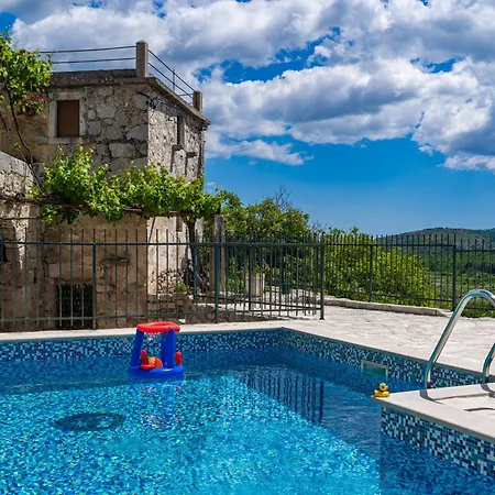 בית נופש Private Pool - Meditteranean Peace *