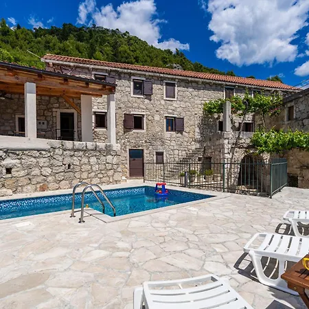 Private Pool - Meditteranean Peace Hébergement de vacances