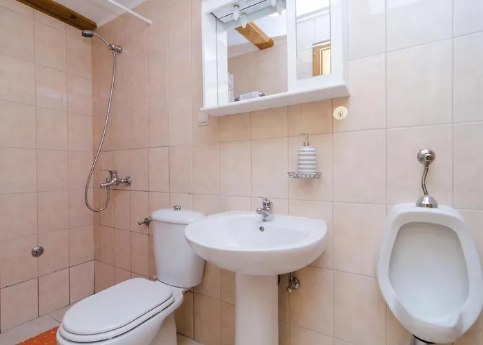 Private Pool - Meditteranean Peace