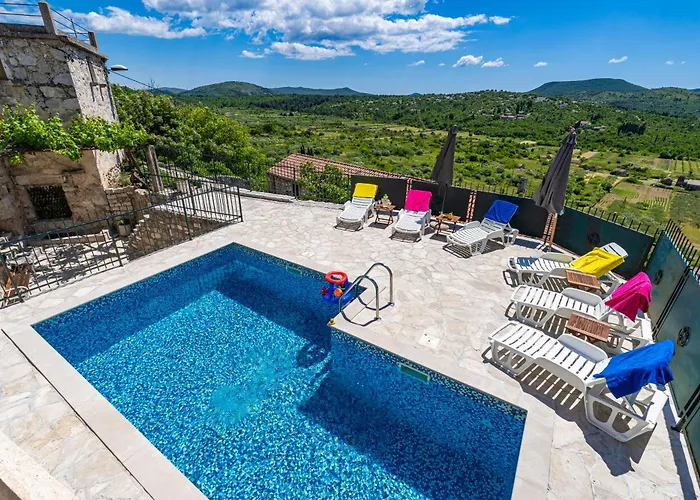 Private Pool - Meditteranean Peace بيت للعطل