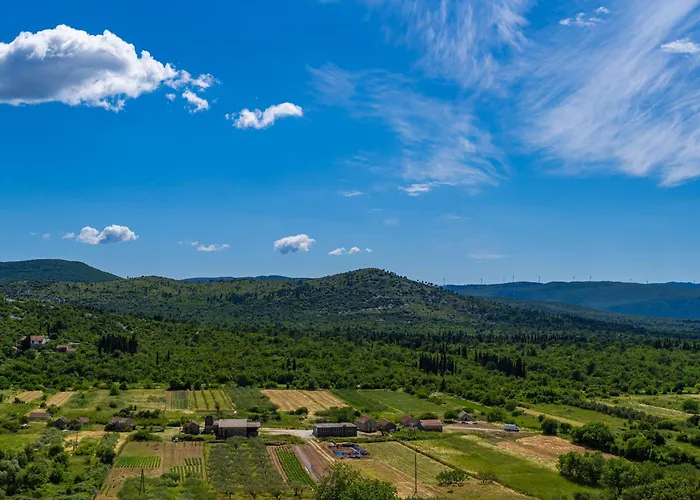 Semesterbostad Private Pool - Meditteranean Peace *