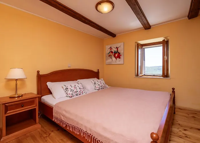 Private Pool - Meditteranean Peace بيت للعطل سلانو