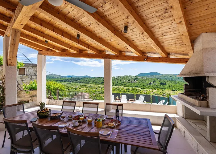 Private Pool - Meditteranean Peace