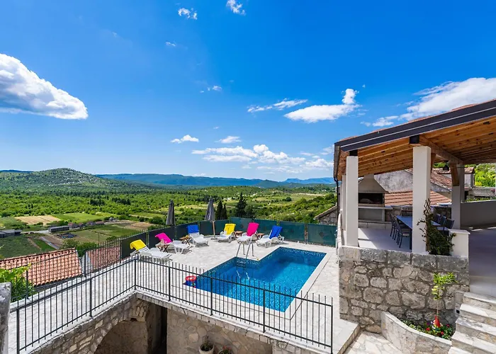 بيت للعطل Private Pool - Meditteranean Peace سلانو